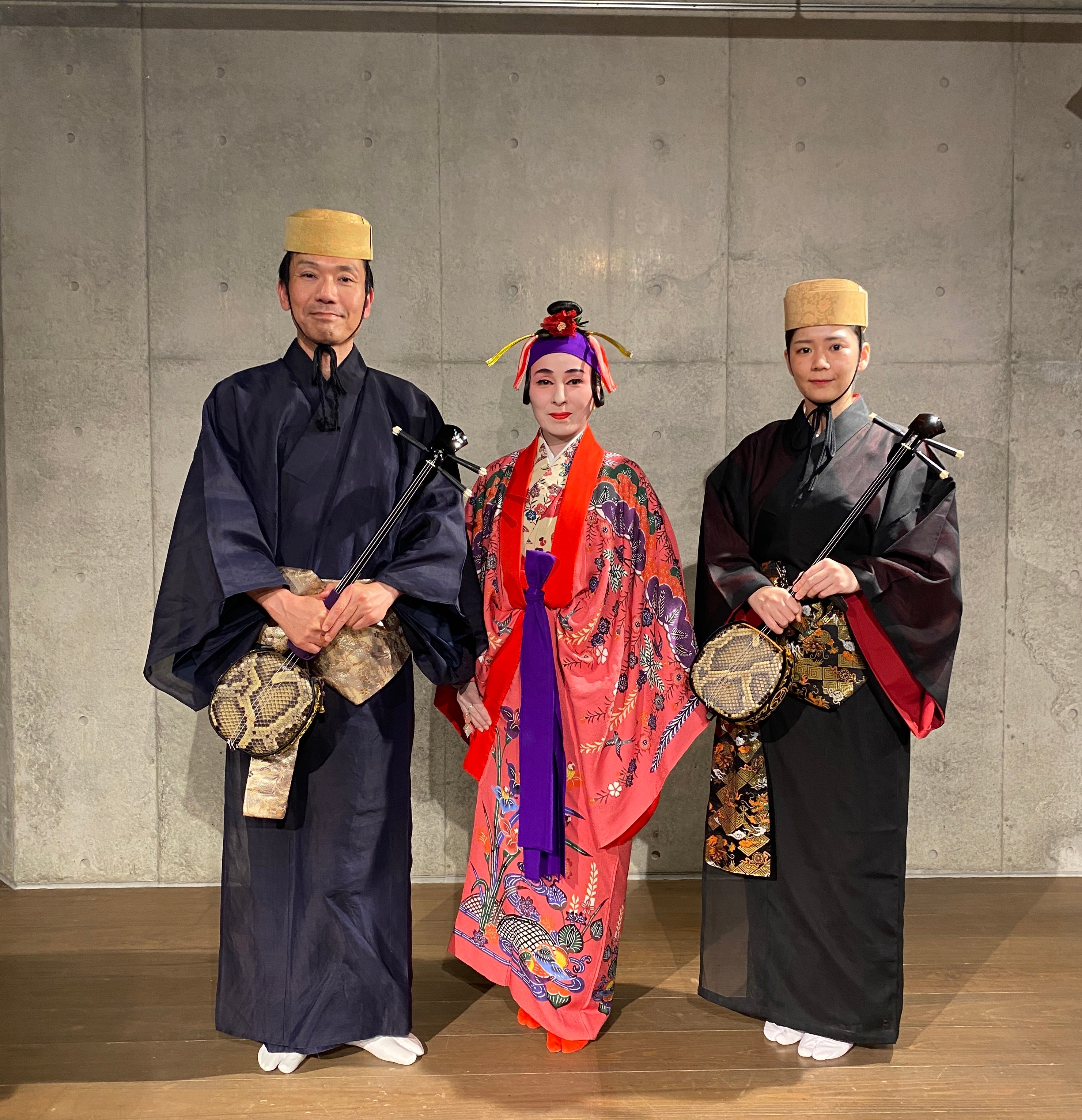 ギャラリー首里テラスさんにて – 角萬漆器