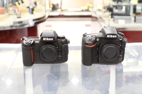 銀塩AF一眼レフ「ニコン F100」