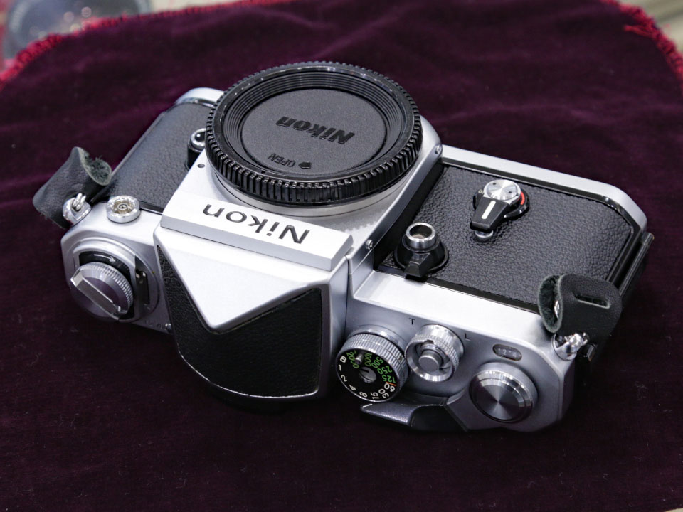 ここエモいポイント〜ニコンF2アイレベル編