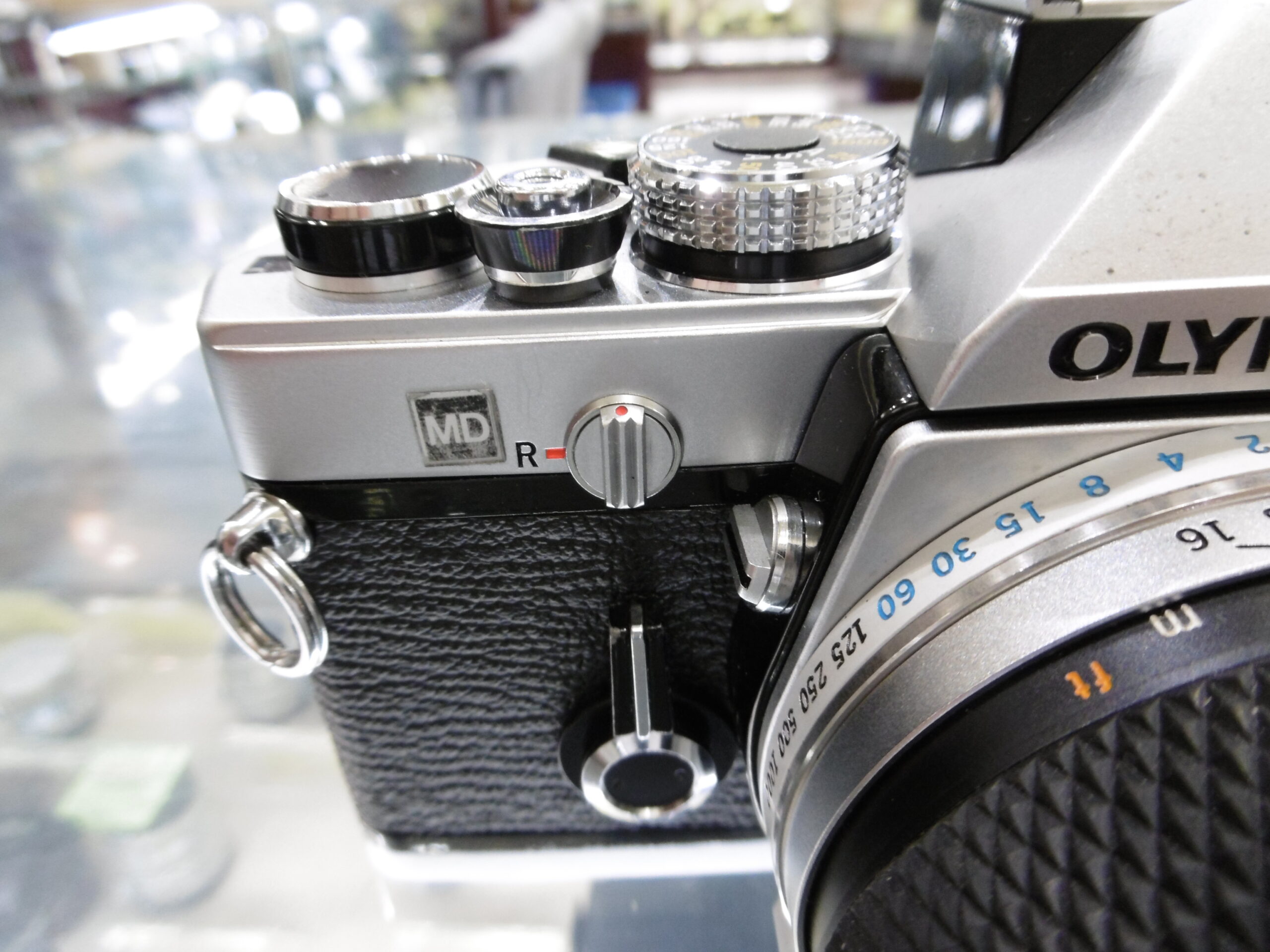 小型軽量一眼レフ「オリンパス OM-1」