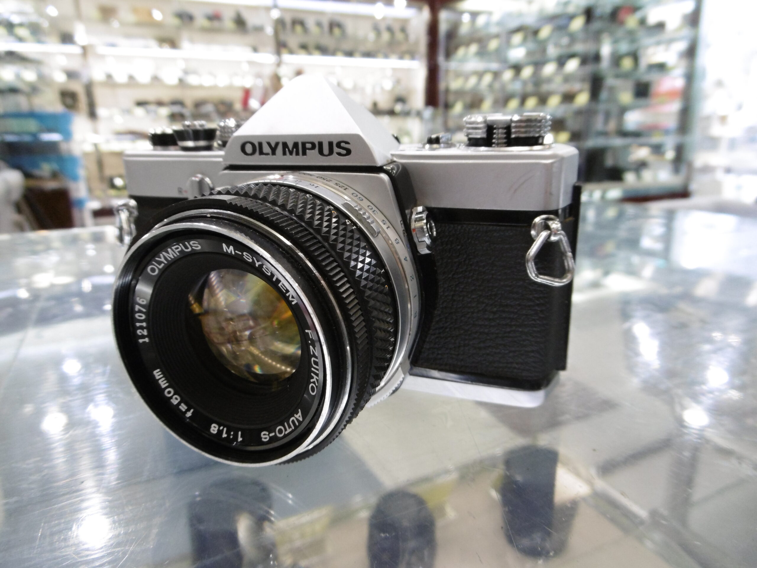 小型軽量一眼レフ「オリンパス OM-1」