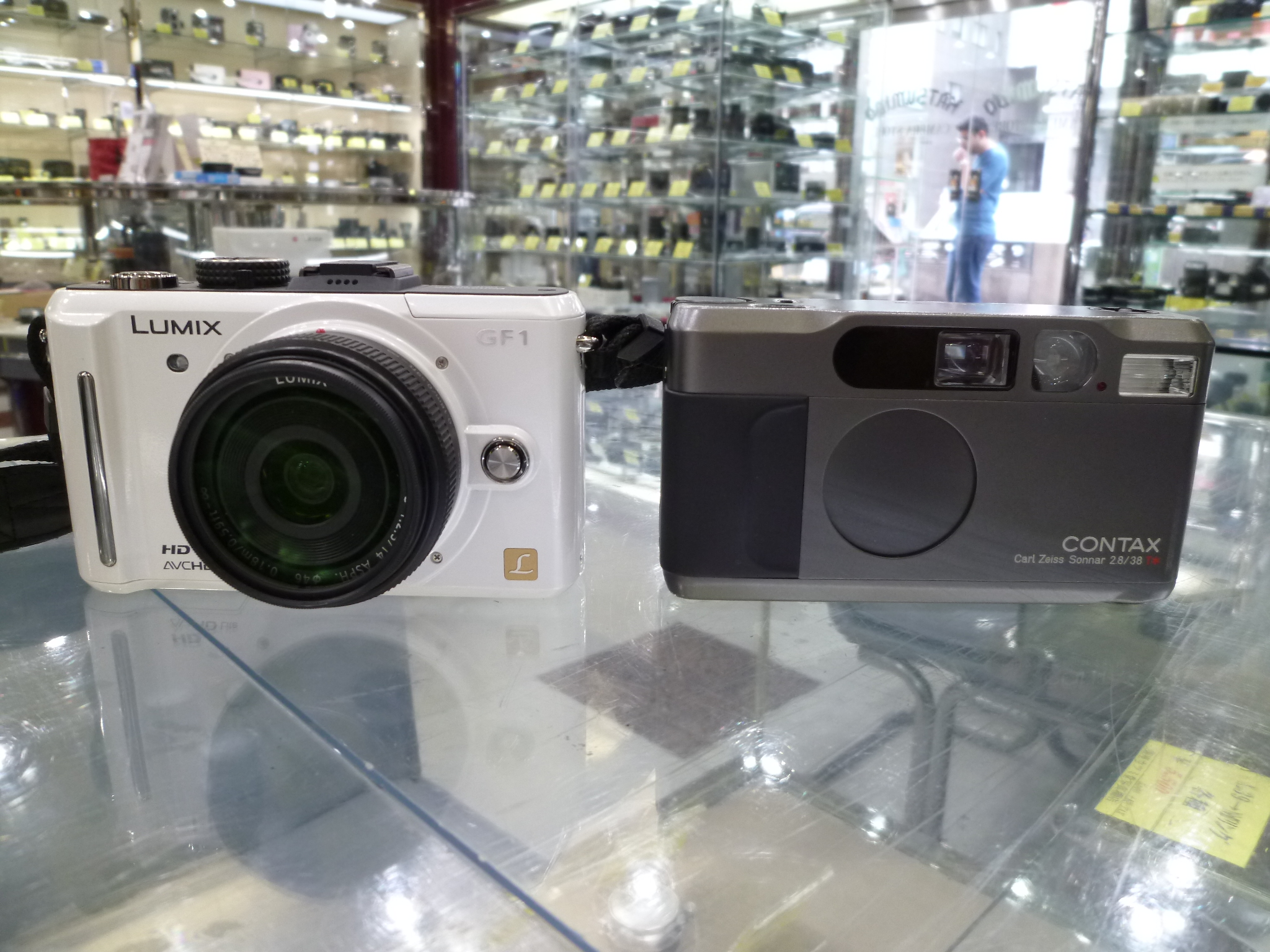 もはやコンデジのサイズ感！ミラーレス一眼「LUMIX GF1」