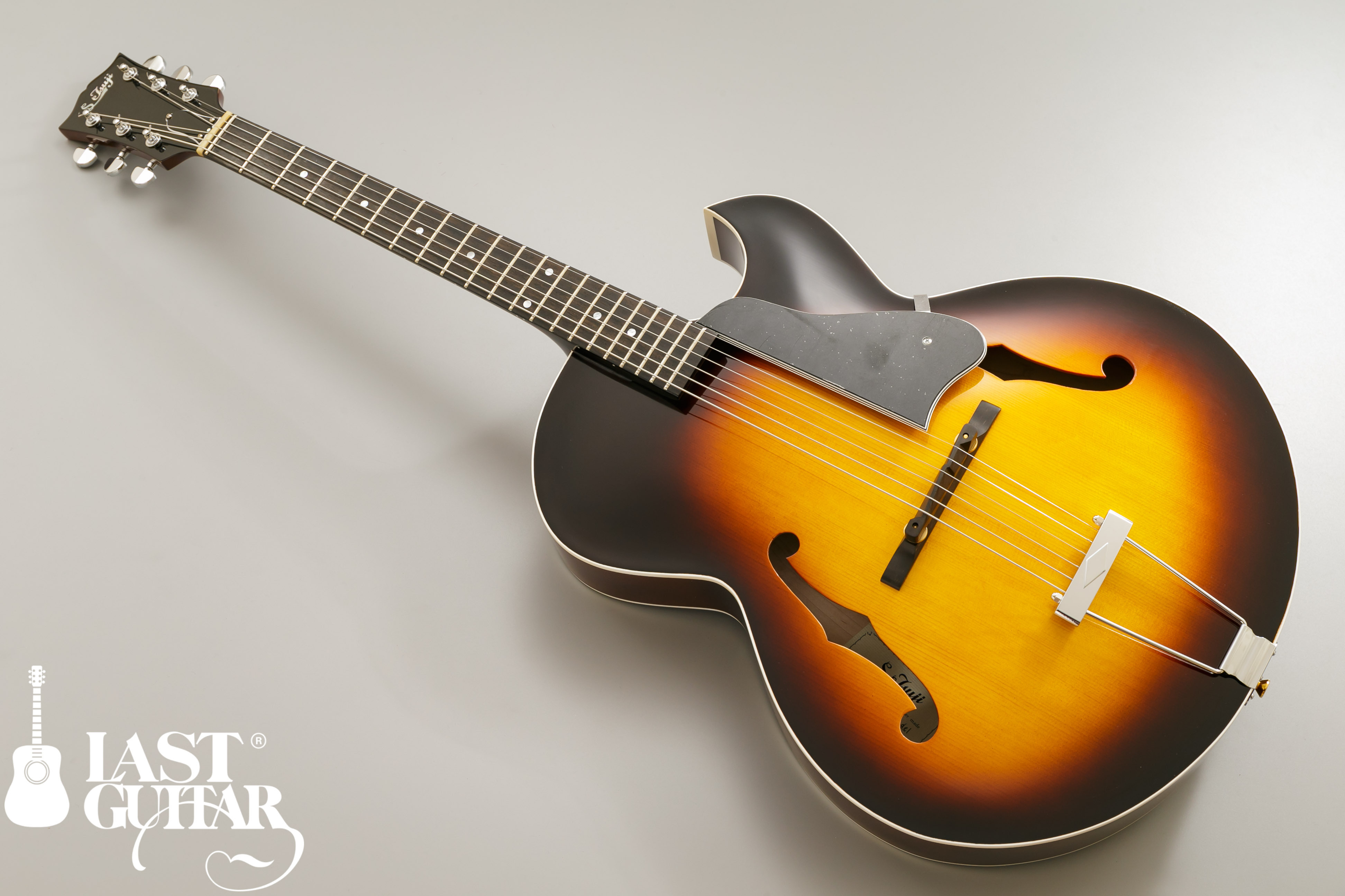 アーチトップ製作のレジェンド、辻四郎が製作したP-1, ショーモデルが