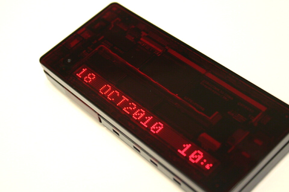 かつてのスケルトンケータイとはここが違う！au、iidaブランド「X-RAY