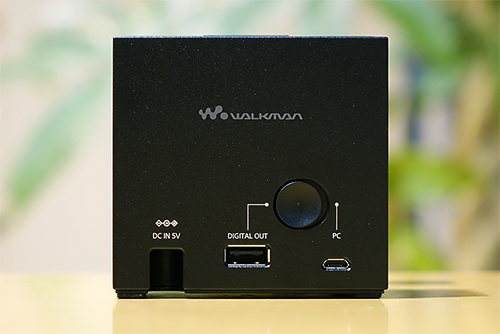 SRS-X9」「UDA-1」におすすめな、ハイレゾWALKMAN専用クレードル「BCR