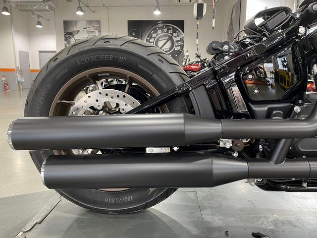 FXLRS ローラーダーS ジキル＆ハイド マフラー交換 （ハーレー