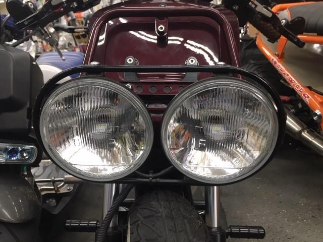 ヘッドライト交換（デカ目使用） 大阪市天王寺区 ズーマー｜バイクの