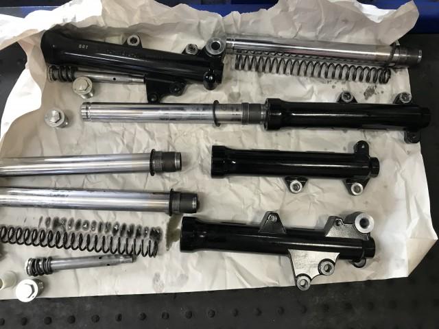 堺市南区にお住まいT様のヤマハ・トリシティ125フロントフォーク