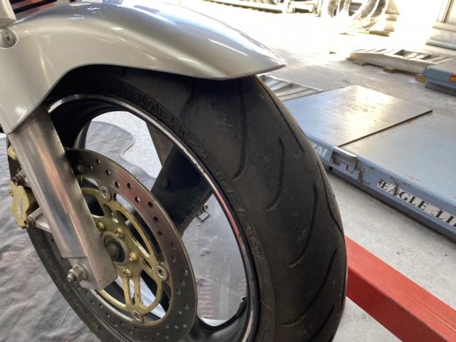 ホーネット250 持込の新品タイヤに交換です。（Free Style