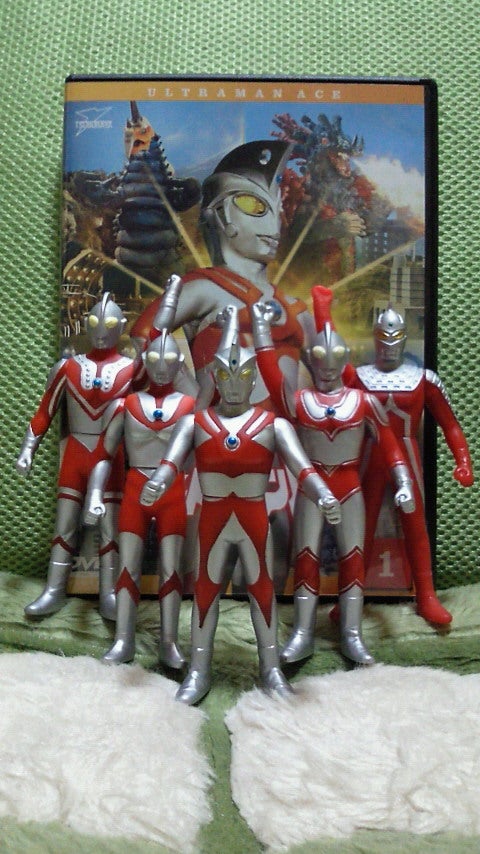 輝け！ウルトラ五兄弟」から40年… | ウルトラ怪獣ソフビ・捕獲作戦