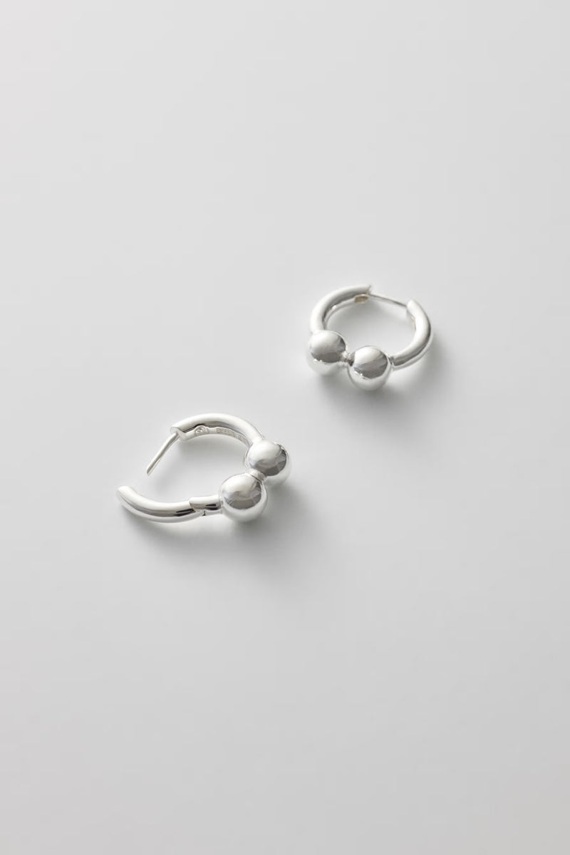 ALL BLUES | PEARL EARRINGS TWO SMALL SINGLE / POLISHED SILVER