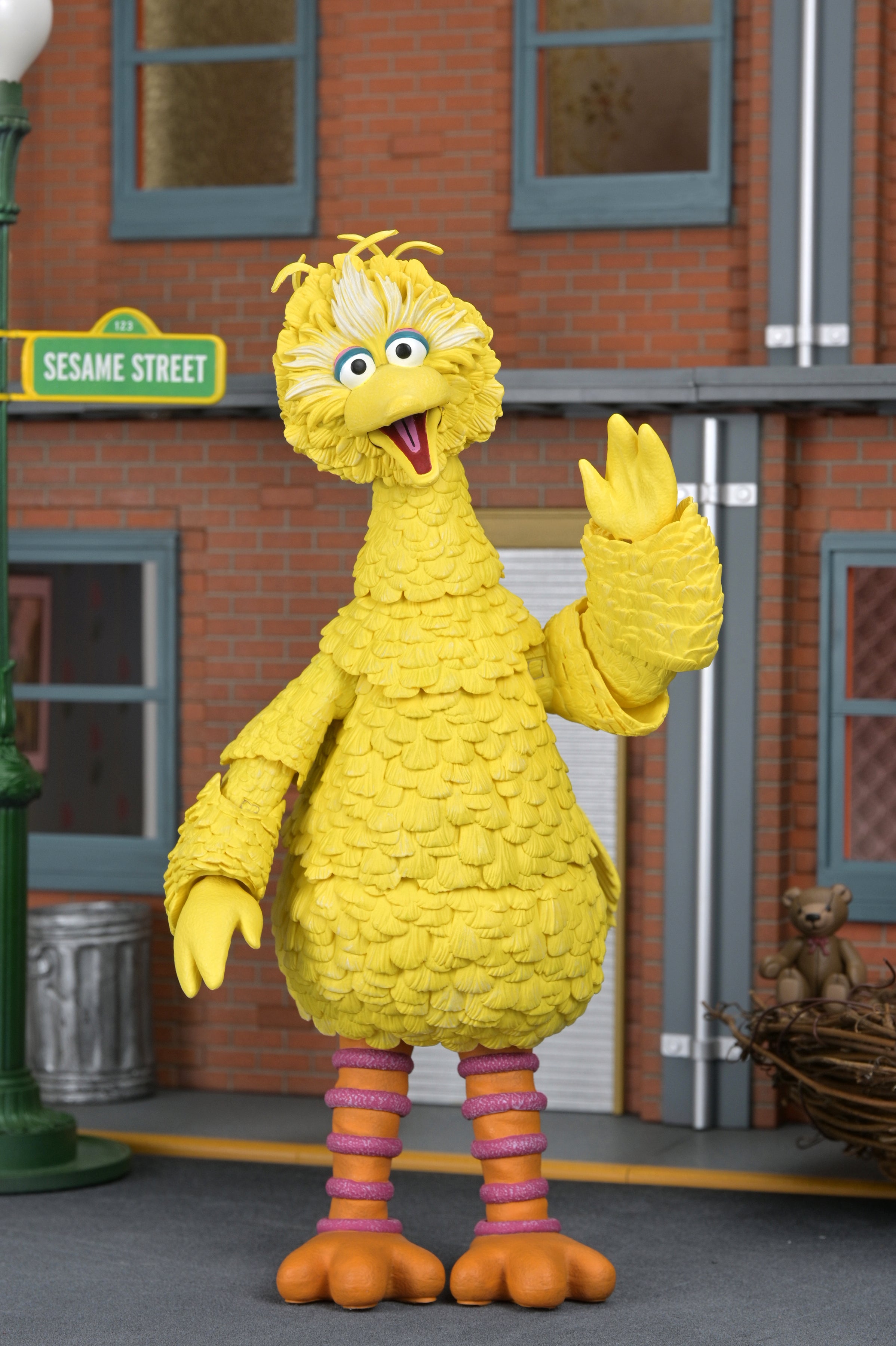 Sesame Street - Ultimate Big Bird 7” Scale Action Figure (PRE