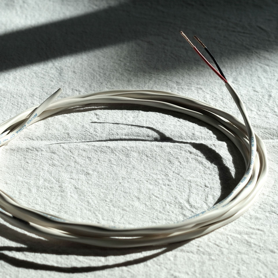 スピーカーケーブル（ホワイト） – listude