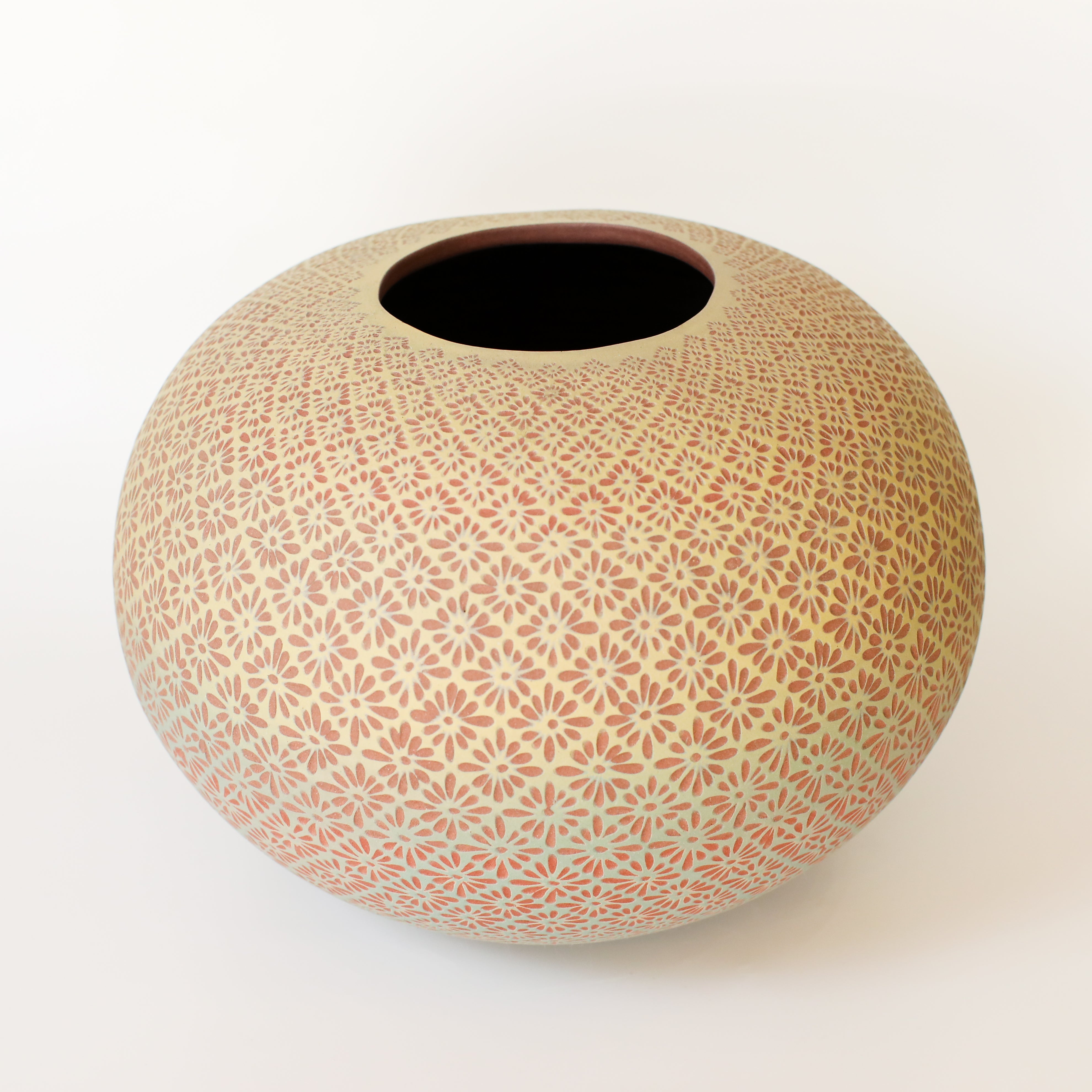 美しい古美術品◼️蔵から出てきた美しい謎の紋様が刻まれた壺、壷、花