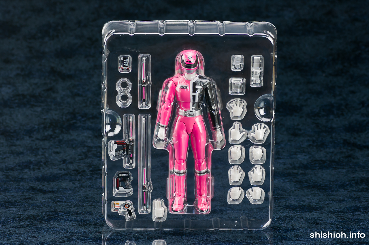 レビュー】 バンダイ 魂ウェブ商店 S.H.Figuarts デカピンク [特捜戦隊