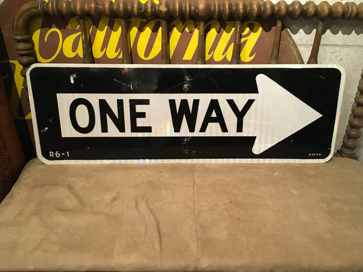 品番0043 ロードサイン ONE WAY 右方向矢印 92×31cm トラフィック