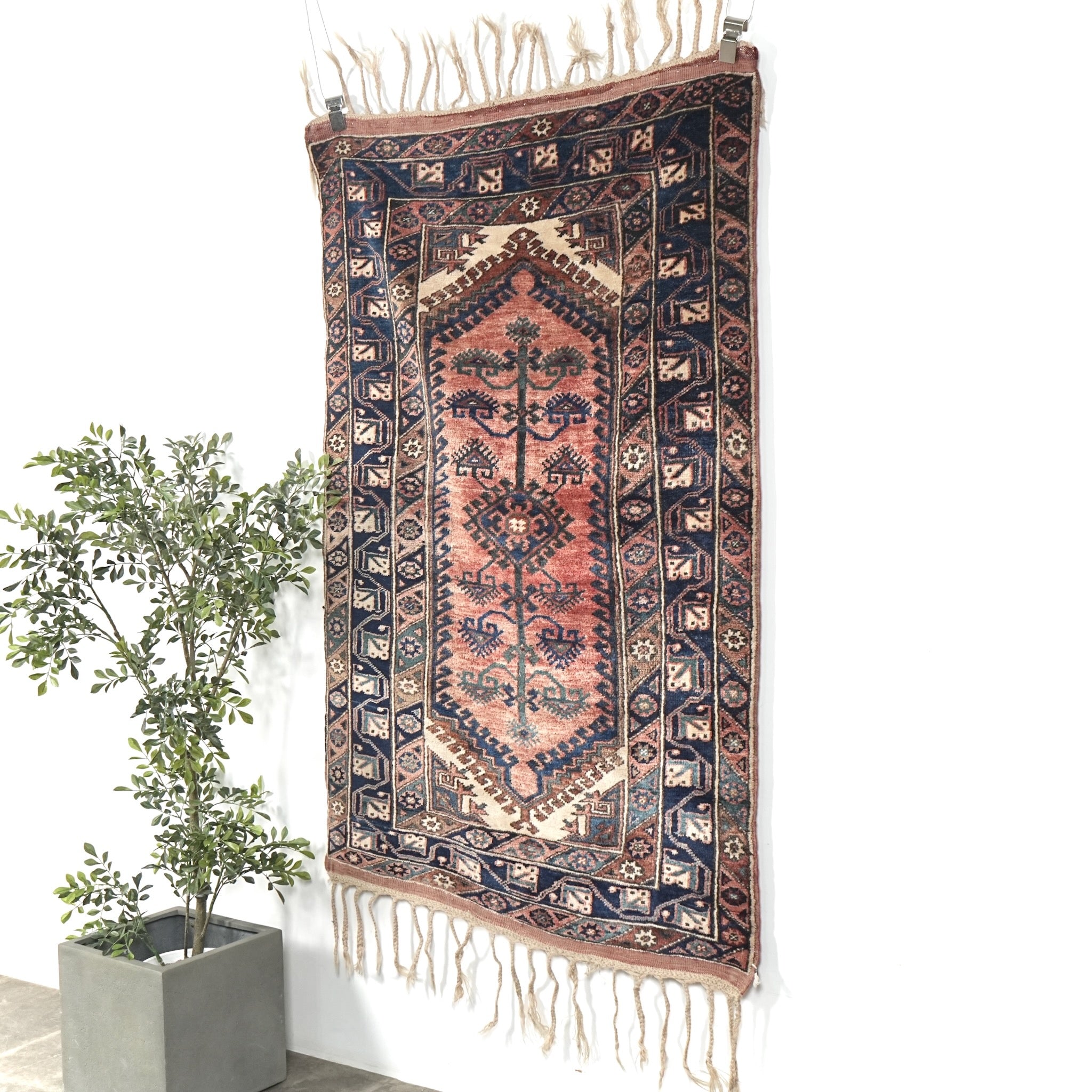 送料無料 ヴィンテージ ラグ(手織り/218cm×111cm) – TIME HYPE