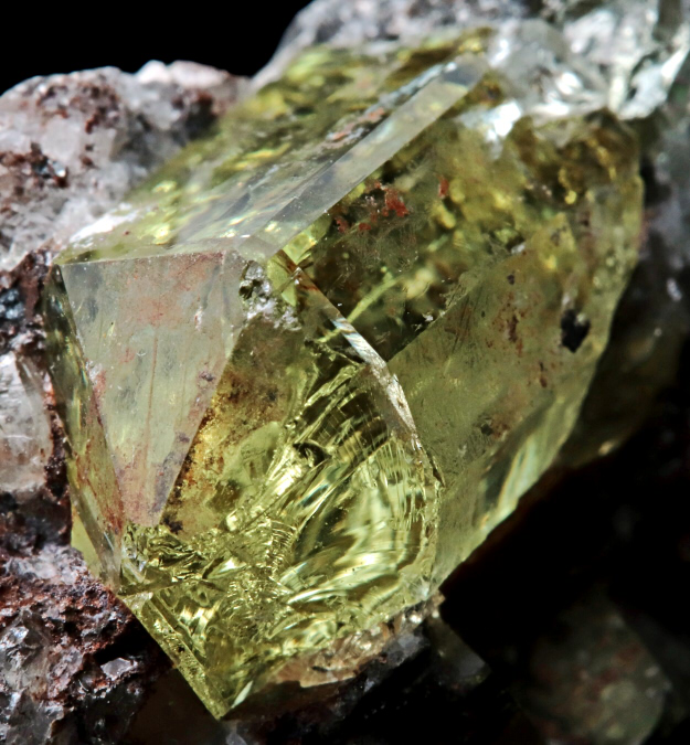 □ Fluorapatite ／ 弗素燐灰石・フルオロアパタイト