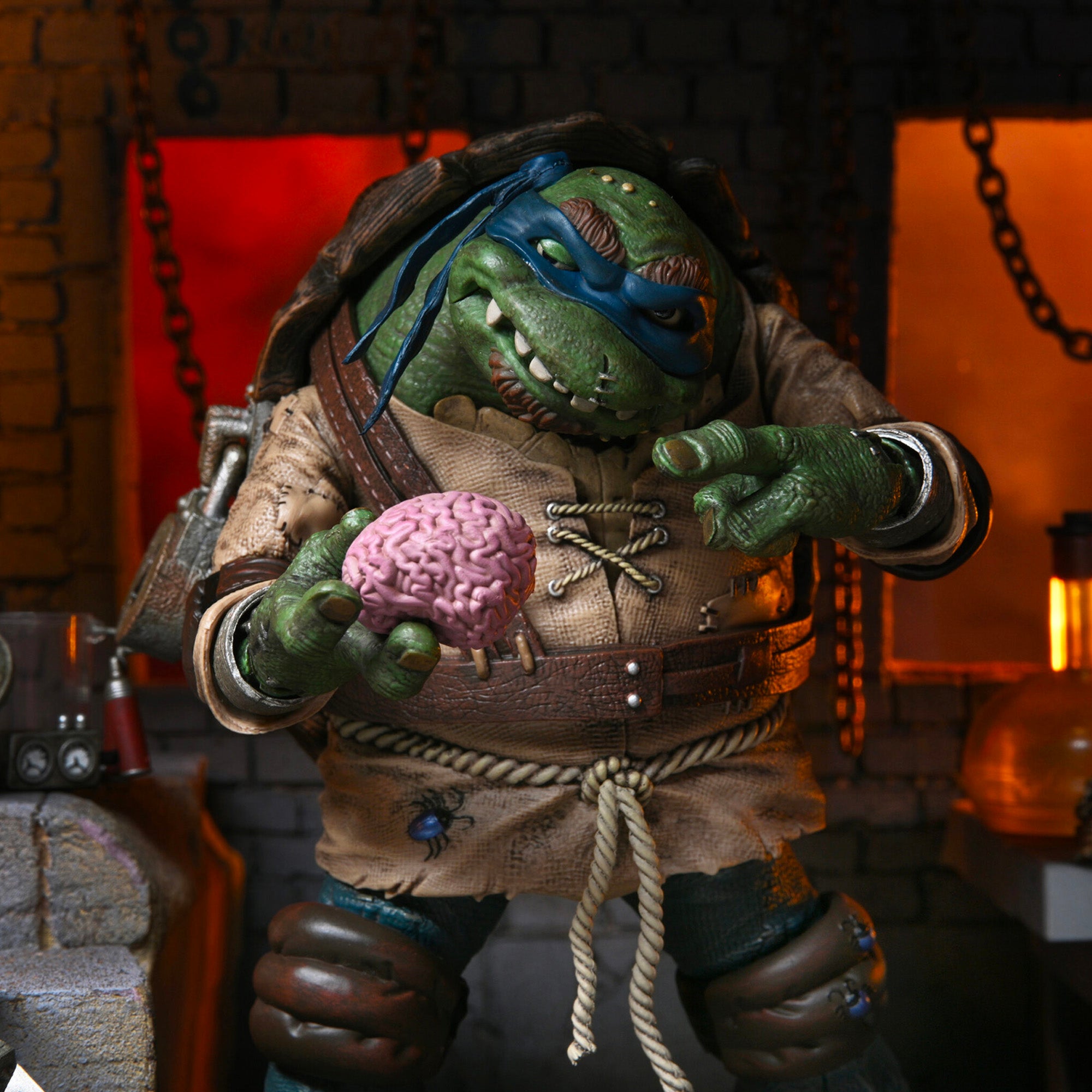 NECA: Universal Monsters x TMNT - Ultimate Leonardo as The