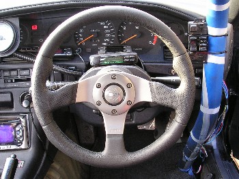 MOMOレース（32φ）ステアリング交換の巻