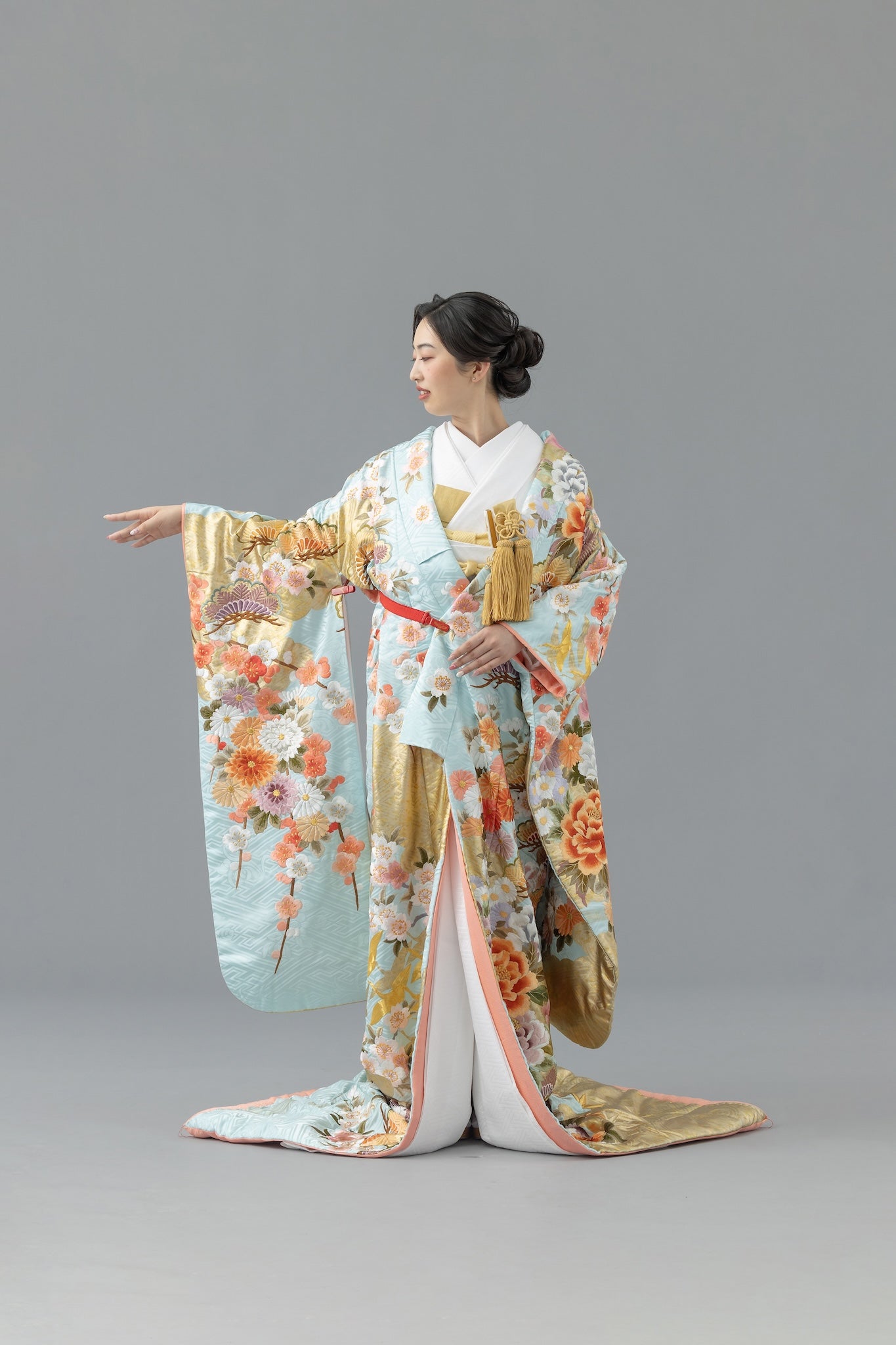 四季花と鶴｜白無垢・色打掛レンタルなら結婚式着物専門の【THE SHOP