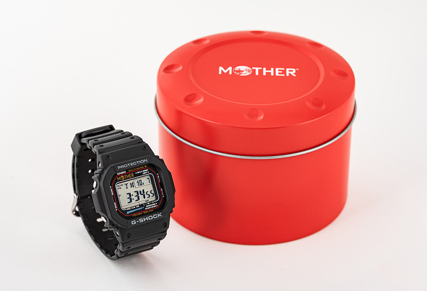 人気RPG「MOTHER」とコラボしたG-SHOCKの別注モデルが抽選販売 | 高級