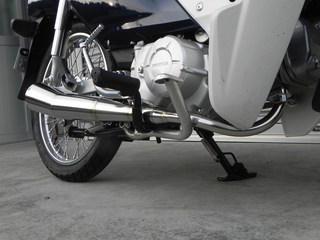 Case No.2 HONDA スーパーカブ110 | バイクのワンオフパーツ/マフラー