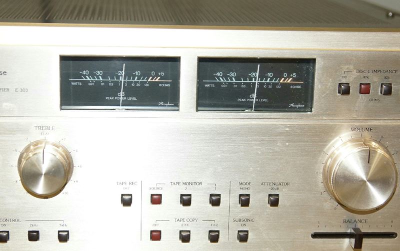 アキュフェーズ Accuphase E-303 プリメインアンプ