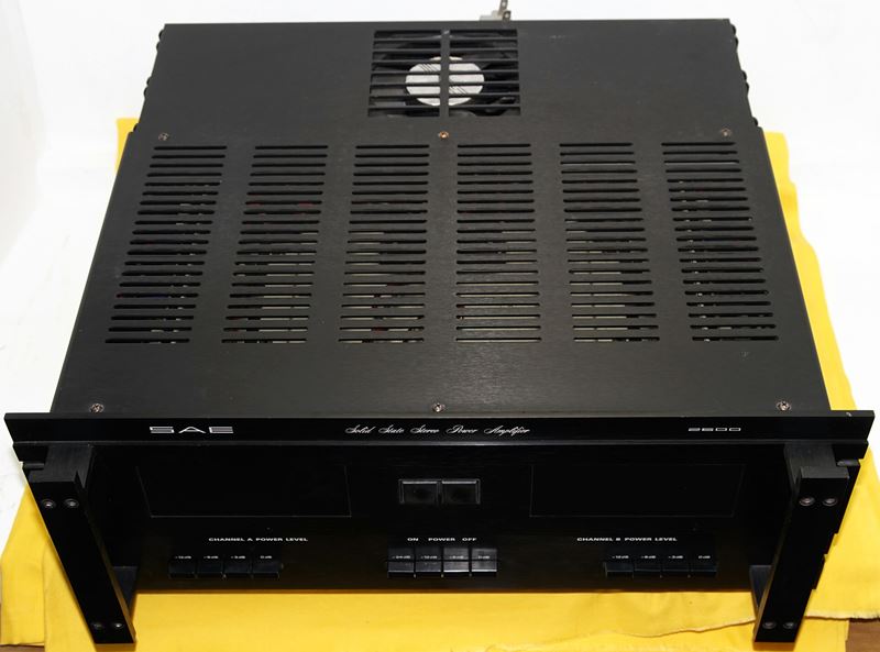 SAE 2600 パワーアンプ