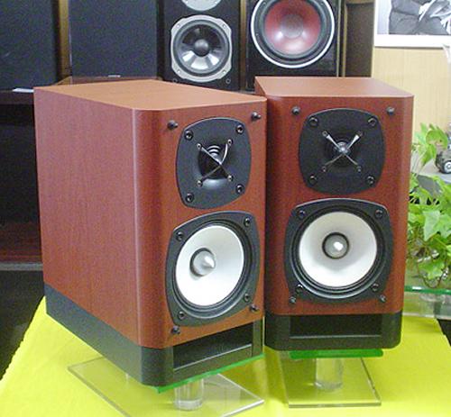 ONKYO/コンパクトサイズ・スピーカー『D-55EX』