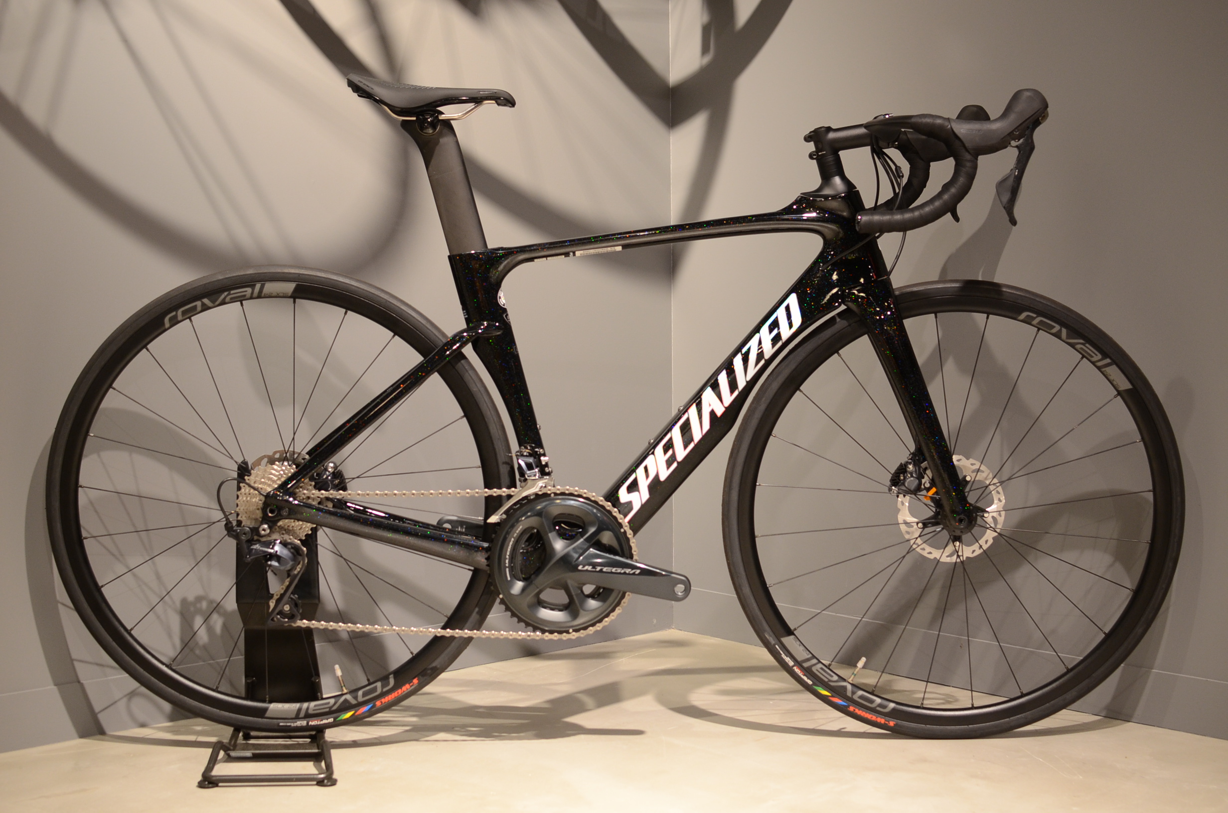 最高性能のエアロロードバイク|VENGE ViAS EXPERT DISC 2018年モデル