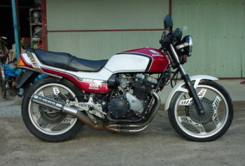 CBX400F