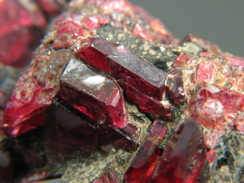 PYROXMANGITE パイロクスマンガン石 田口鉱山 - クリスタルポケット