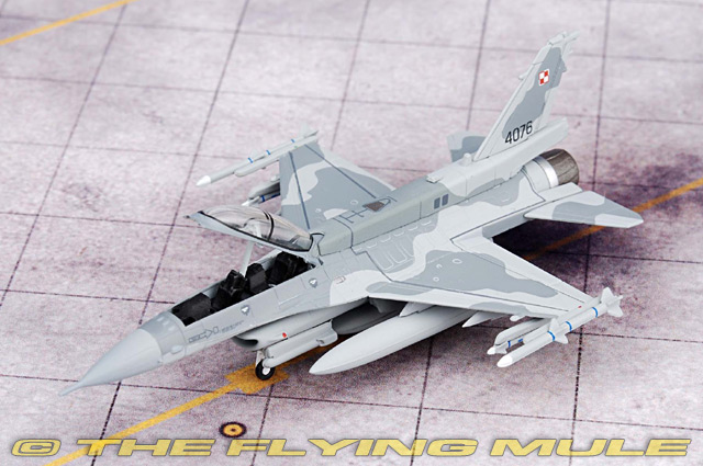 F-16D Fighting Falcon 1:200 Diecast Model - Herpa HE-550499