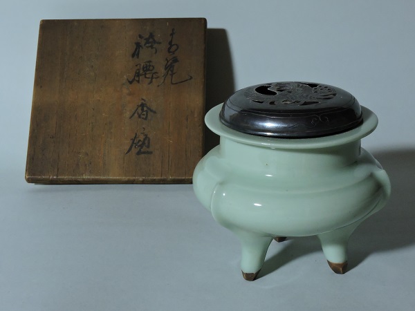 讃岐今昔 - 初代諏訪蘇山青磁袴腰香炉 | 古美術品専門サイト fufufufu.com