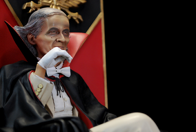 Volks】 LEGEND OF DARKSIDE 1/6 死神博士 王座の像