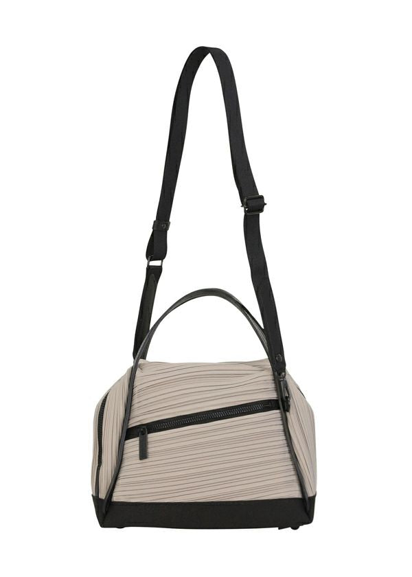 BIAS PLEATS BAG – isseymiyake.com