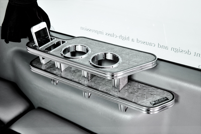 リアサイドテーブル