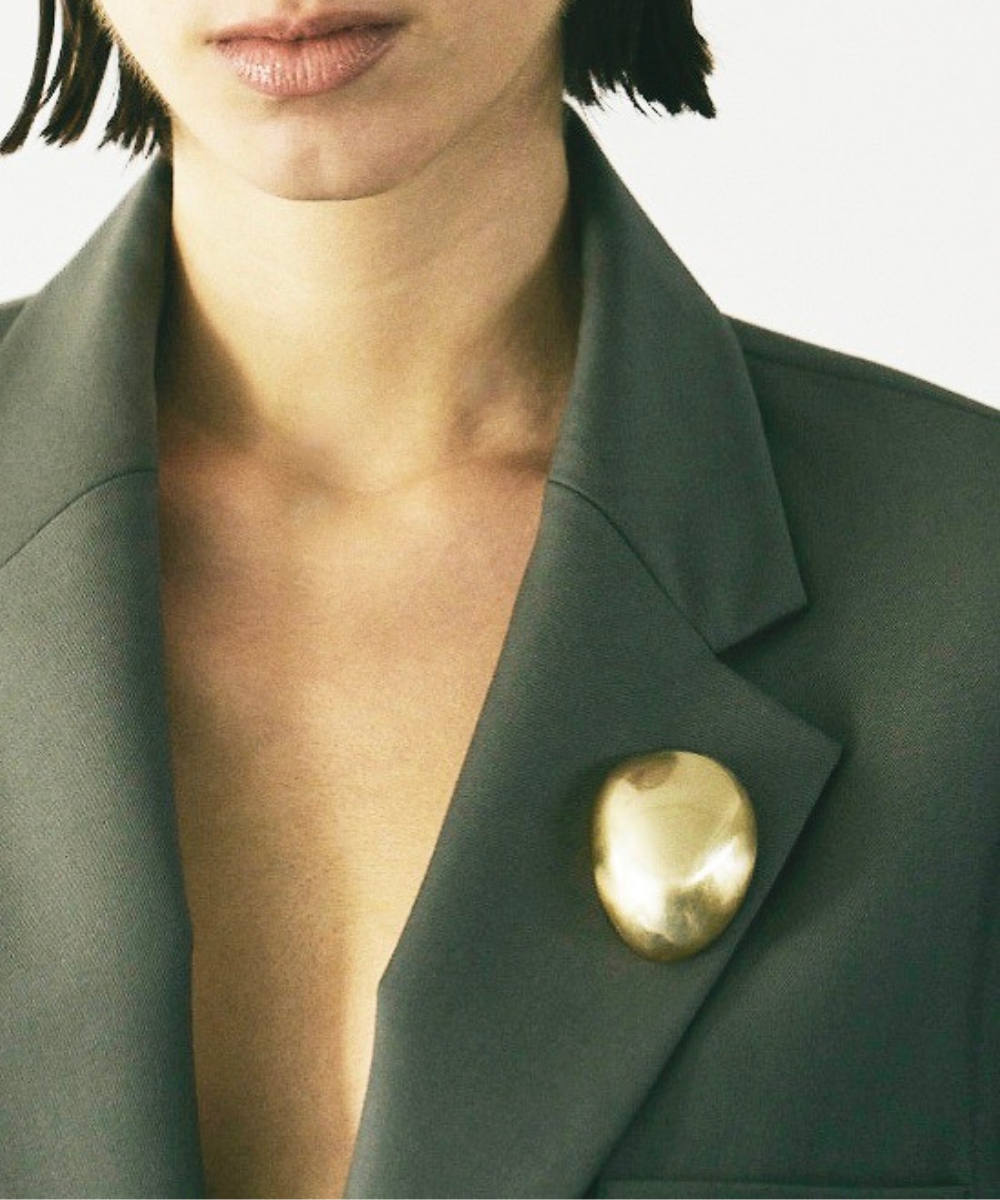 Egg sculpture brooch｜232-270103 – JAMIRAY ONLINE STORE