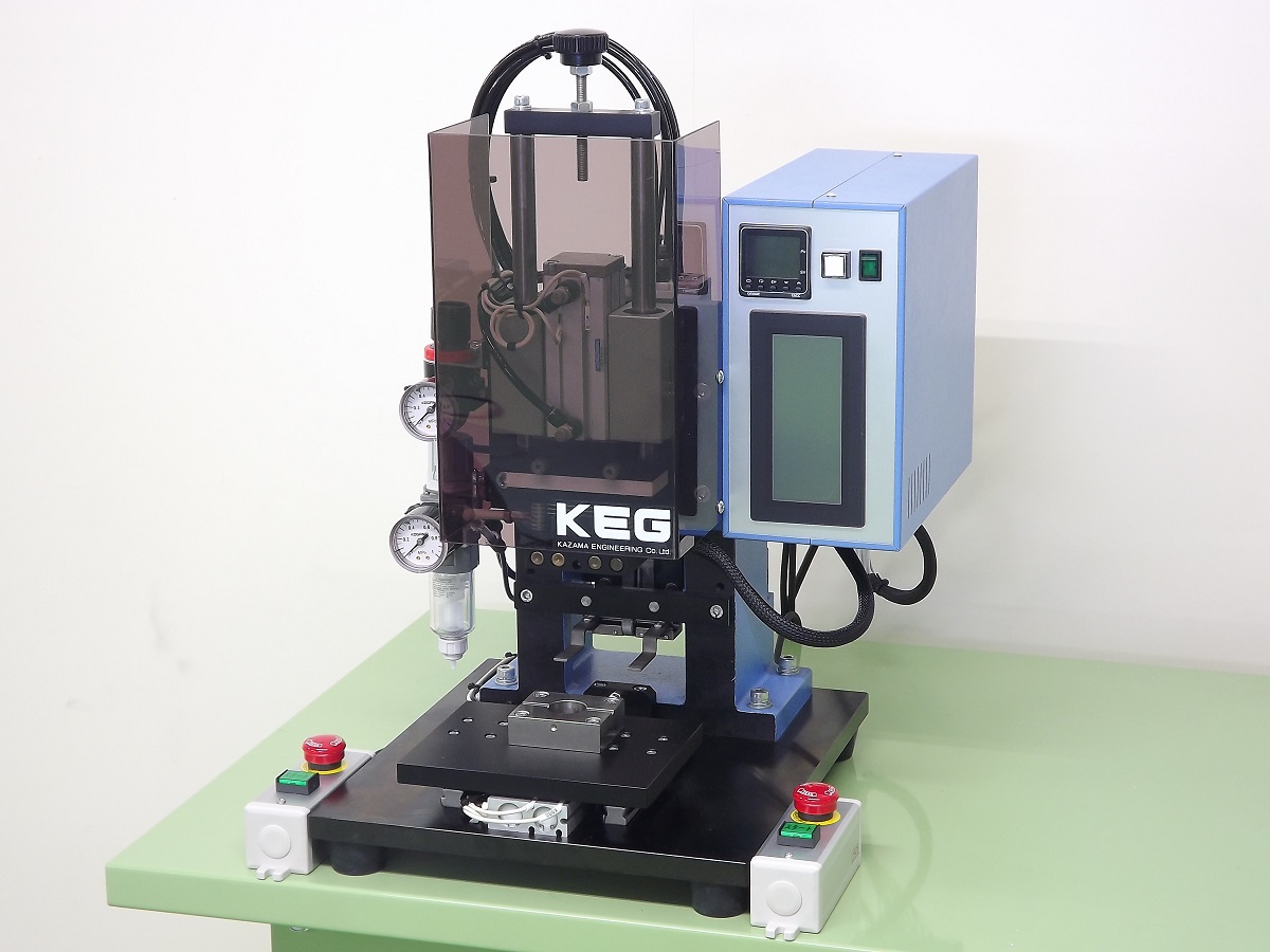 熱カシメ機 THP-33シリーズをTHP-350シリーズに更新します。 | カザマ