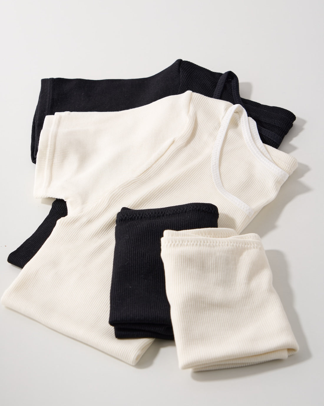 汗悩みを救う、シルク100%リブインナー上下セット（フレンチスリーブ＋