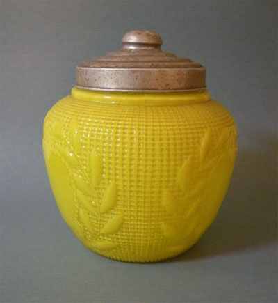 No.6 黄色い練りガラスの飴屋瓶と水鳥模様の飴屋瓶 - ガラクタ共存記