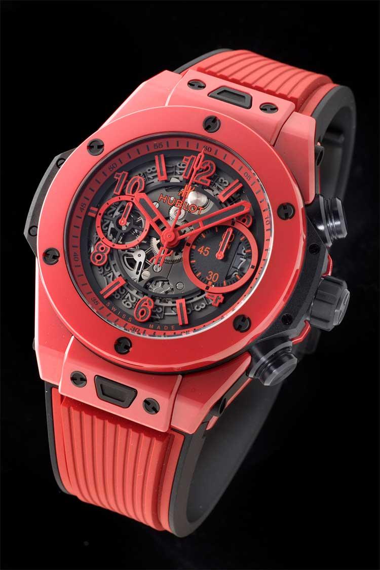 技術的に超困難！ 目の覚めるレッドカラーをセラミックで表現した