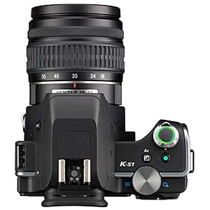 ペンタックス PENTAX K-S1 新デザインの小型デジタル一眼レフ /monox