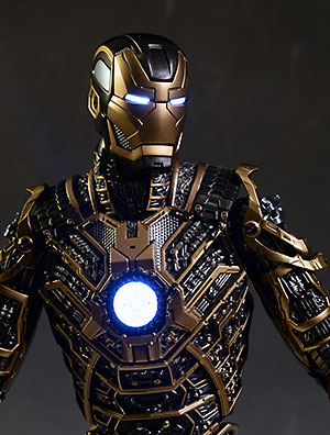 Review and photos of Iron Man Bones 1/6th action figure by Hot Toys