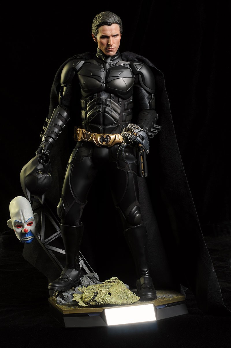 Review and photos of Dark Knight Rises Batman 1/4 scale action
