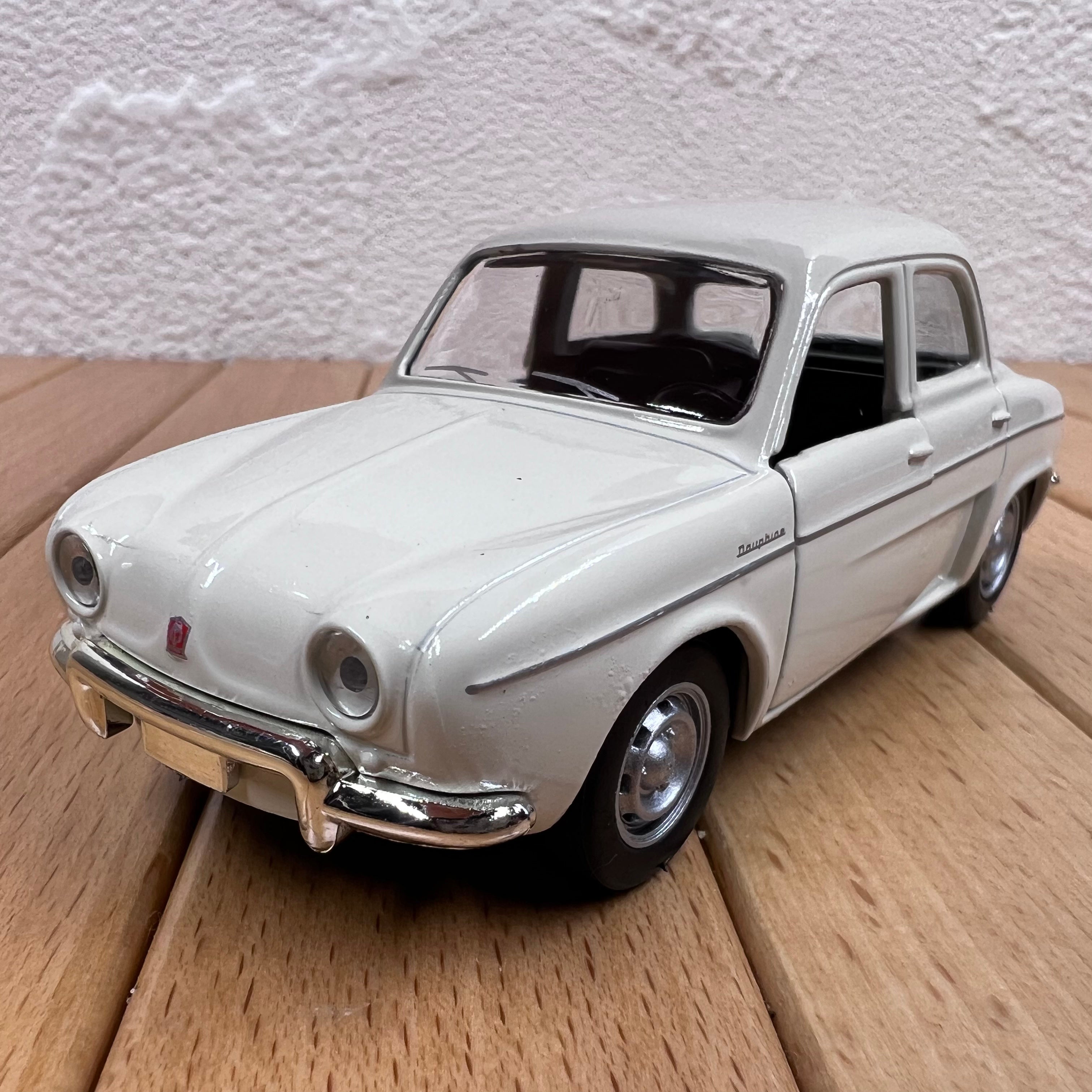 1/43 Scale 1962 Renault Dauphine Diecast Model Car – old boy hobby