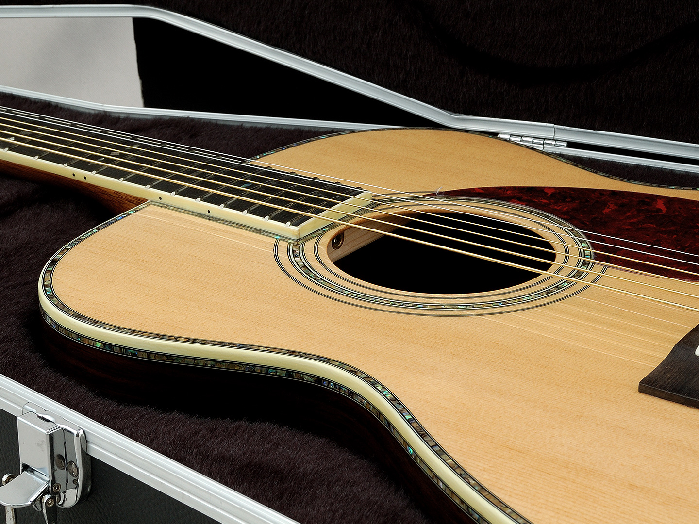 Cat'sEyes/CE185T 【しっかりしたボディ鳴りと厚みのあるサウンド