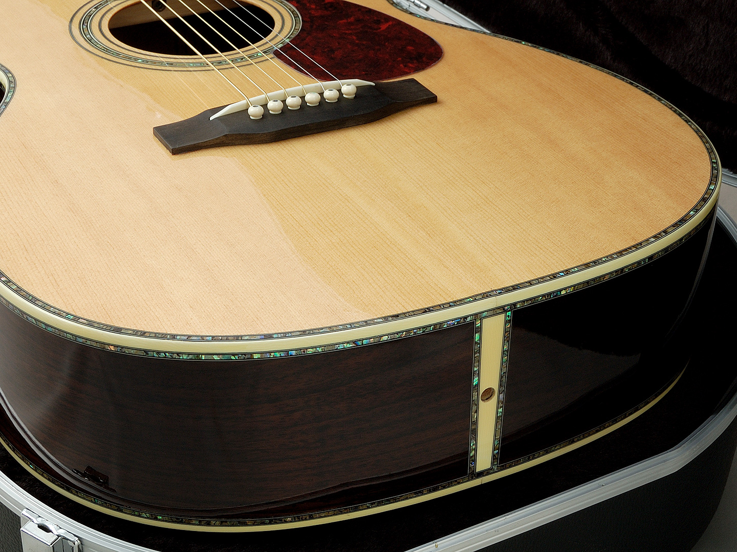 Cat'sEyes/CE185T 【しっかりしたボディ鳴りと厚みのあるサウンド