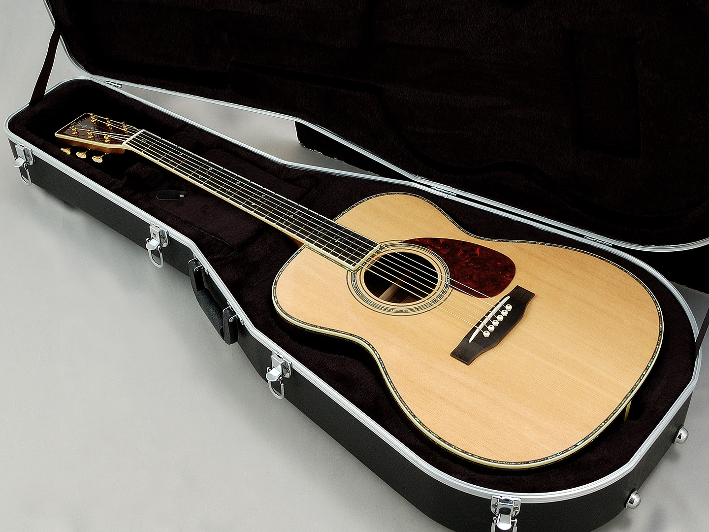 Cat'sEyes/CE185T 【しっかりしたボディ鳴りと厚みのあるサウンド